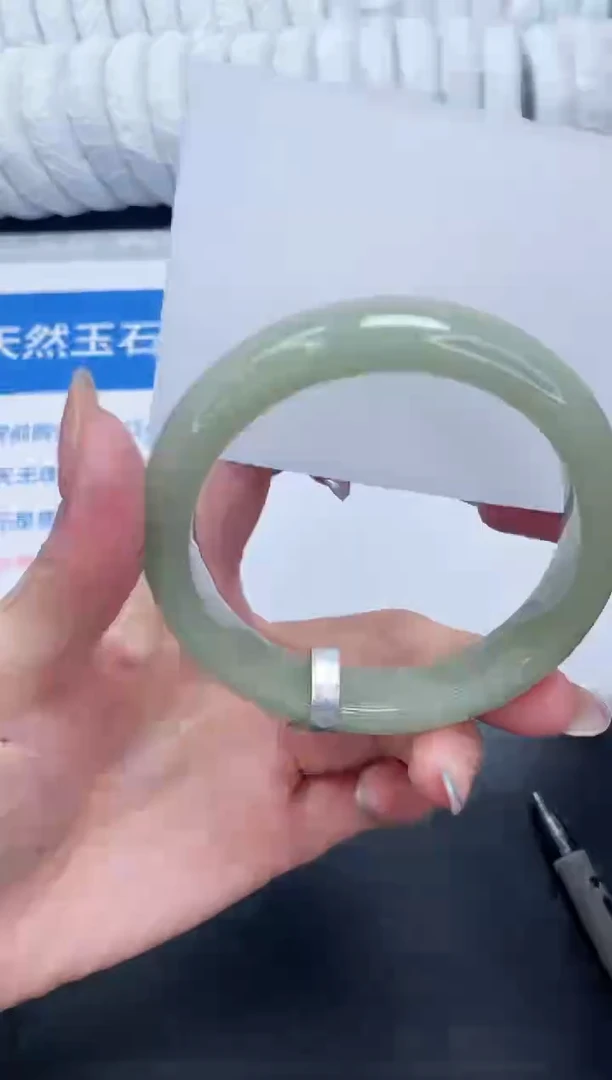 未镶嵌手镯石英质玉162-60.5DK