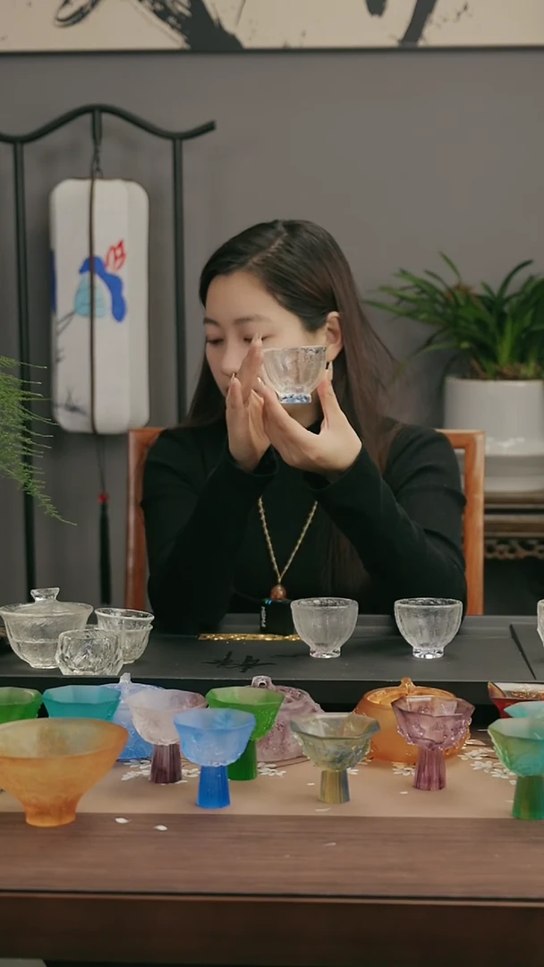 【闪购商品】茶盏原矿水晶飘蓝扶摇杯