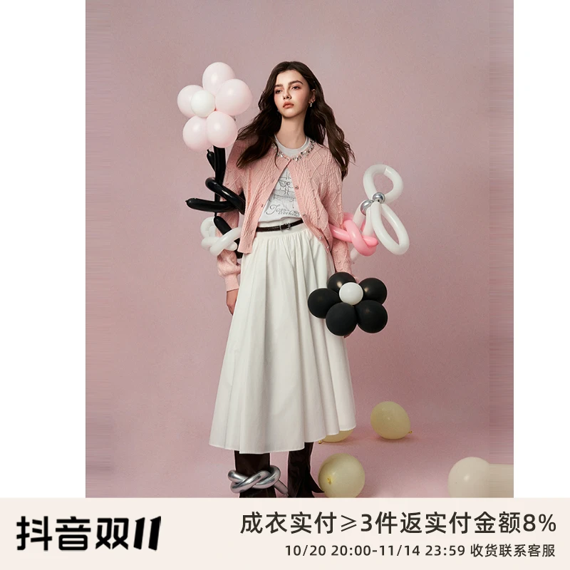 明星同款|卓雅周末圆领甜美钻饰花朵菱格毛针织开衫R200253A