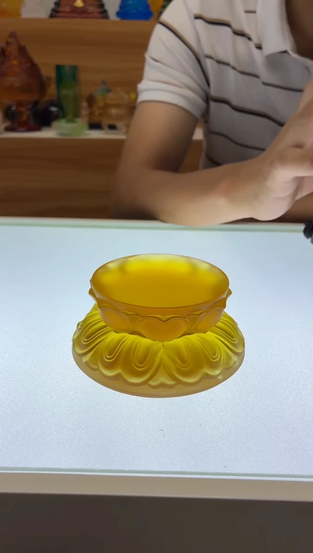 琉璃手工艺品双层百搭莲花底座琥珀色10*4公分