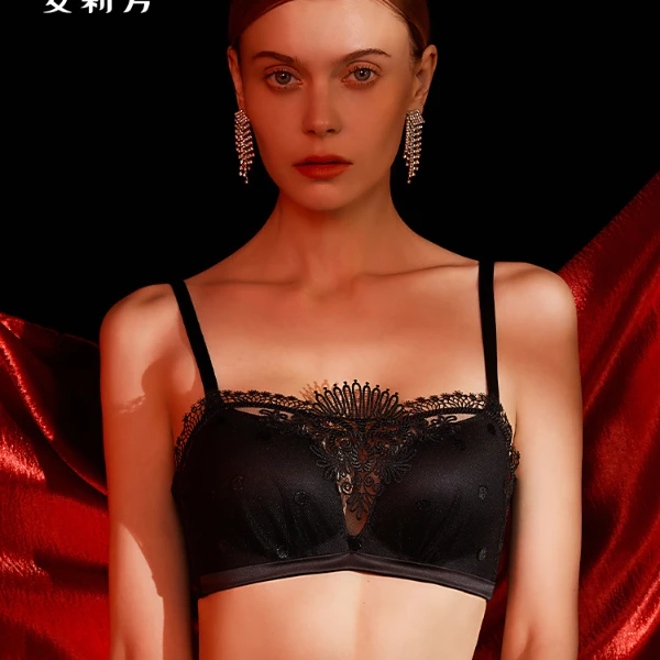 【轻柔杯】安莉芳无钢圈内衣女性感蕾丝大胸显小抹胸红文胸EB00431