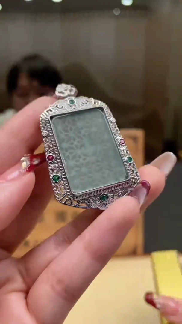 【闪购商品】翡翠颈饰未镶嵌      *14