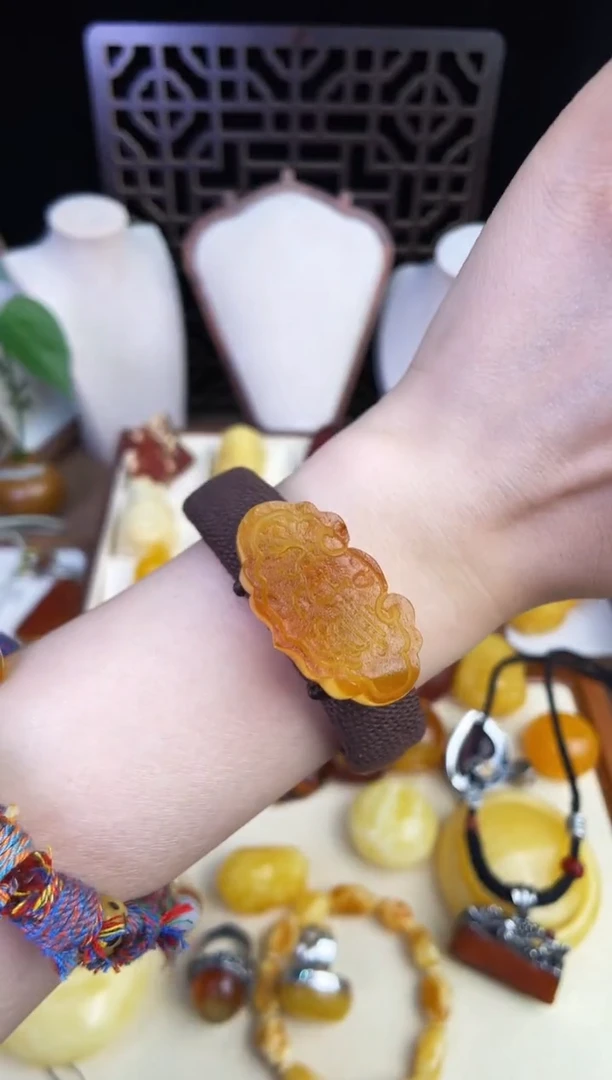 未镶嵌琥珀珠宝奇石柒月