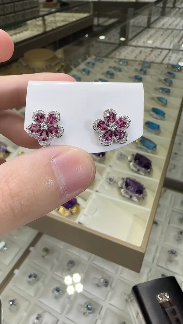 银S925镶嵌耳饰石榴石13mm耳钉繁花设计款