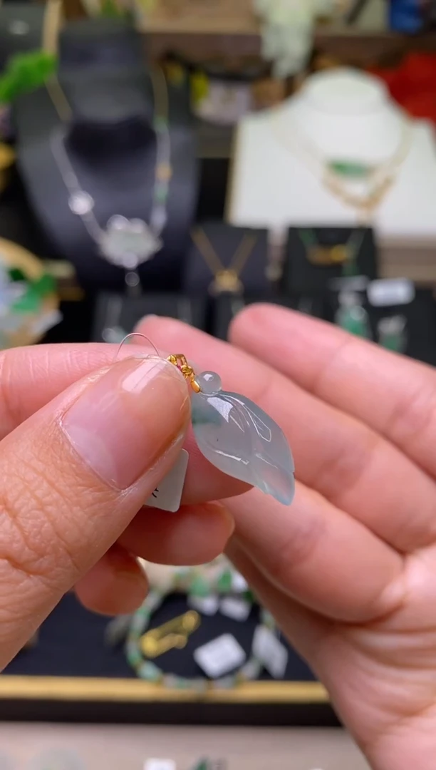 【闪购商品】翡翠颈饰18K金镶嵌净货17933