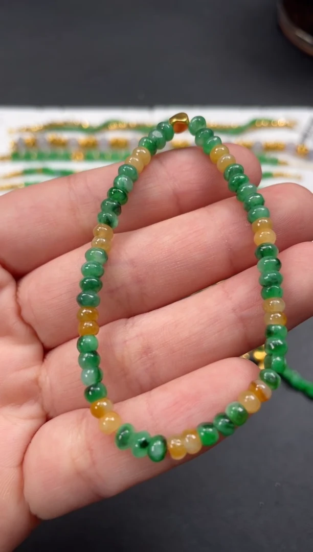 足金镶嵌手串翡翠一条   P516