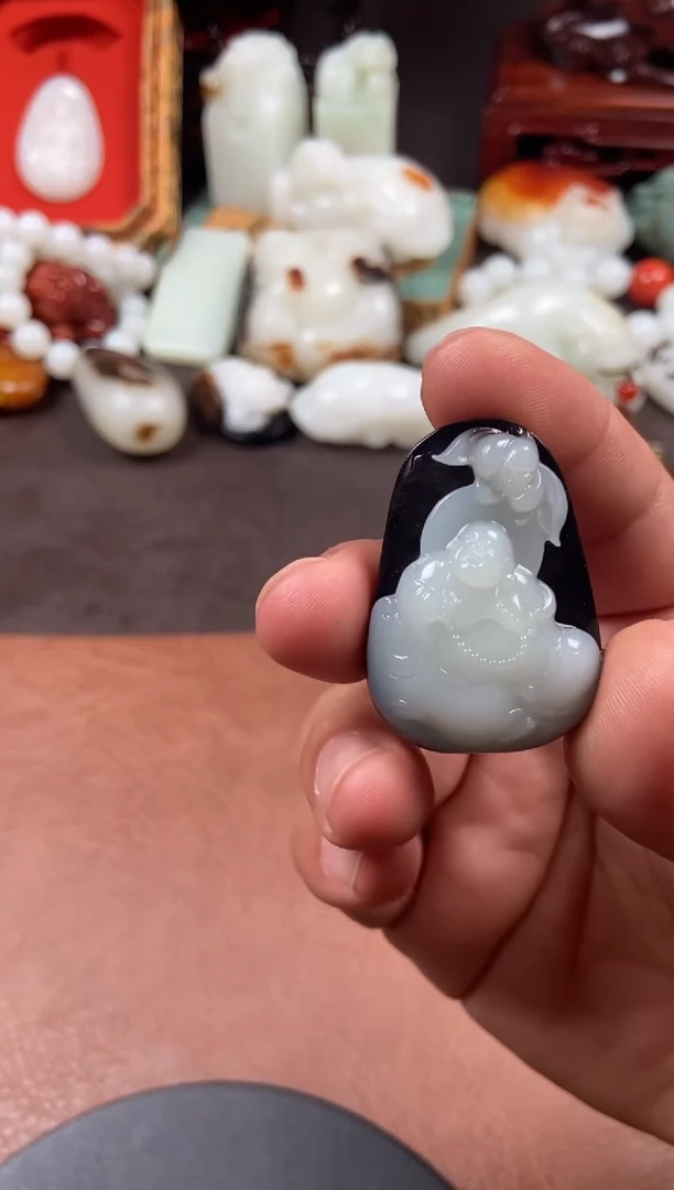 未镶嵌和田玉把件红***…和田玉