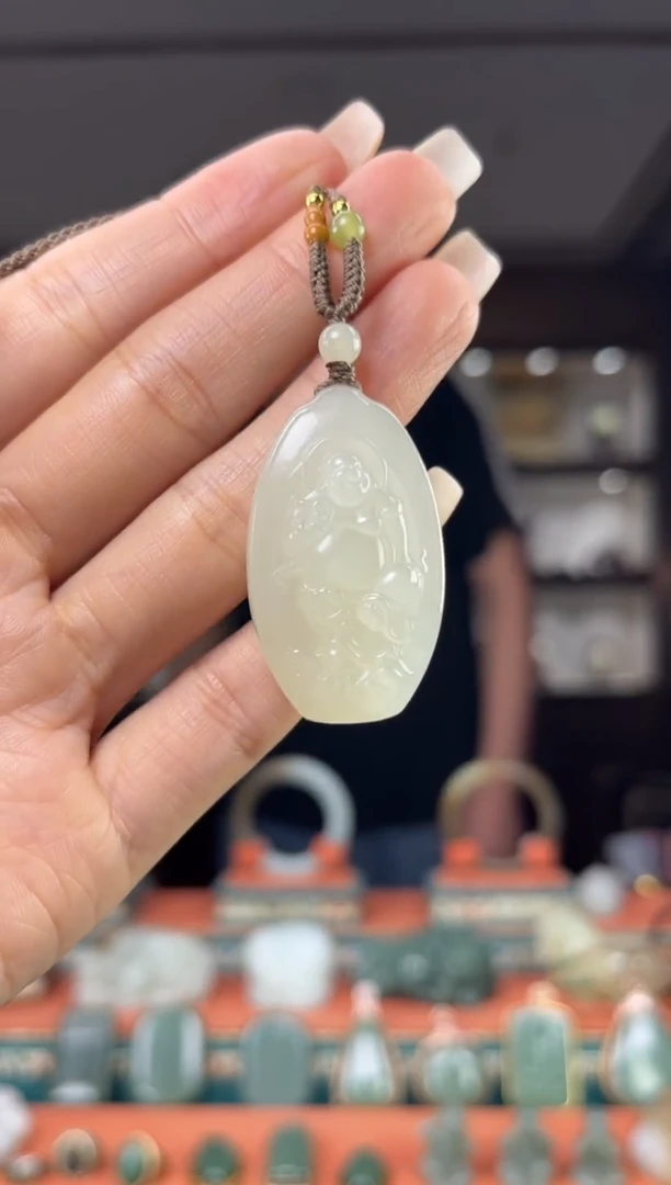 颈饰未镶嵌和田玉佩佩