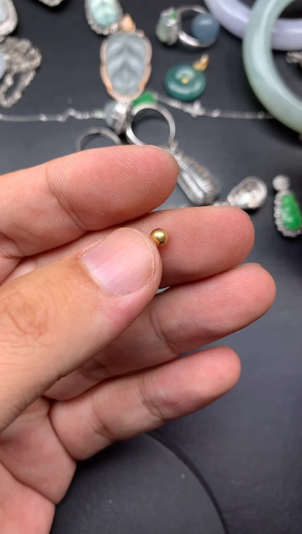 颈饰18K金镶嵌翡翠?***仙金珠4mm