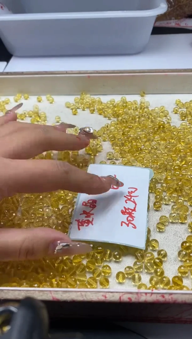 【闪购商品】水晶颈饰未镶嵌w2307全净体黄水晶切面6mm*30颗