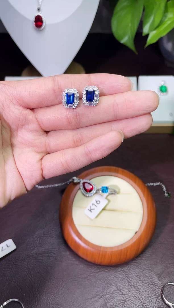 合金合成钻石耳饰蓝宝耳钉