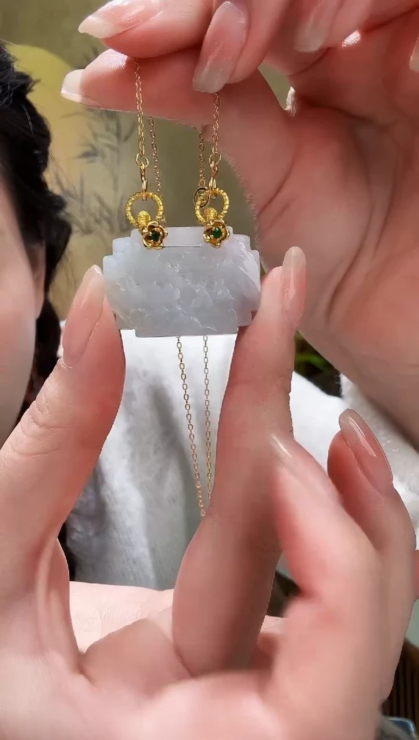 颈饰未镶嵌翡翠吊坠