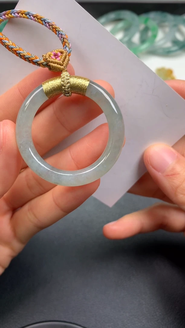 颈饰未镶嵌翡翠无鉴赏期无证书