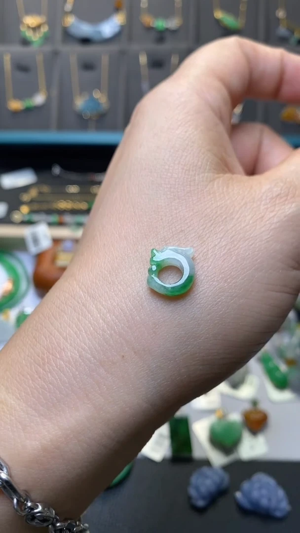 颈饰未镶嵌翡翠尽**美净货37425