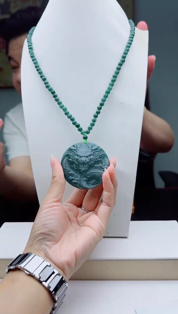 颈饰未镶嵌翡翠多样性发其一