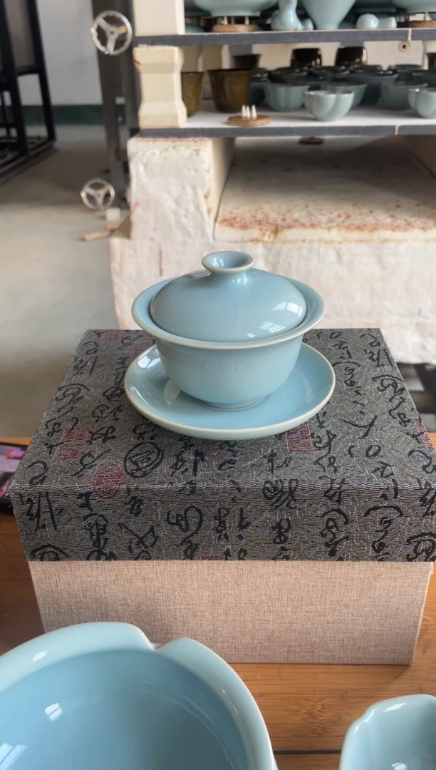 元宝盖碗 天青 微瑕 朱法喜手签款