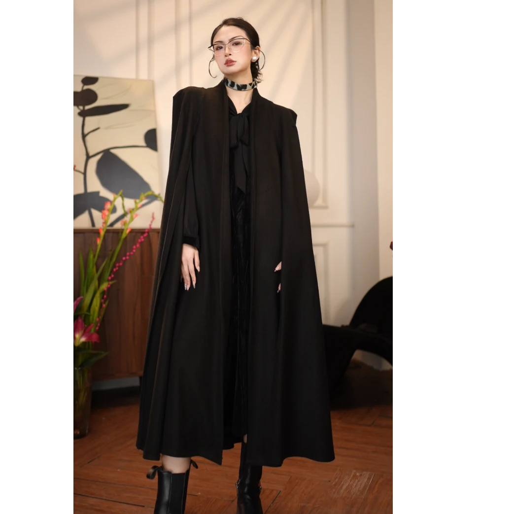 知白-斗篷9013高智感轻奢重工秋冬长款气场气质秀场独立设计大衣