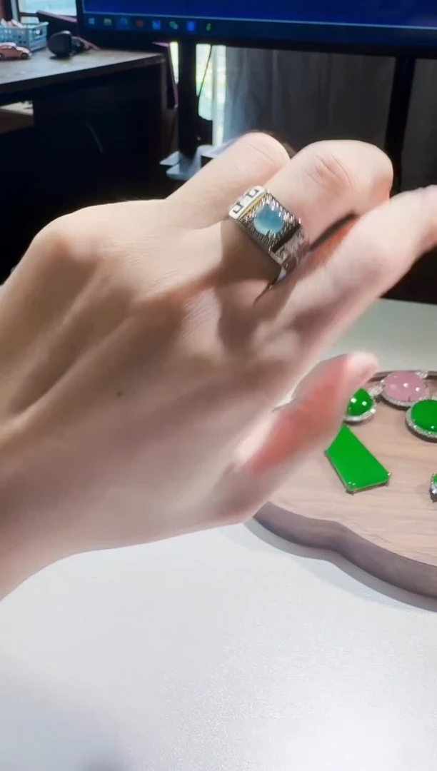 翡翠戒指14K金镶嵌9005天然A货翡翠戒指吊坠精致百搭