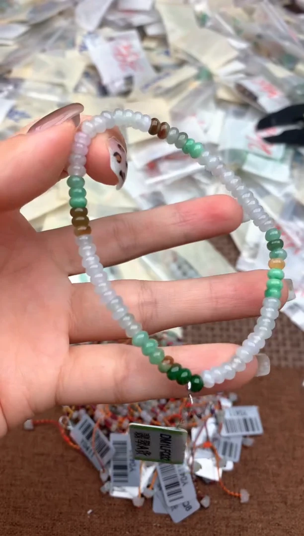 未镶嵌挂件翡翠—