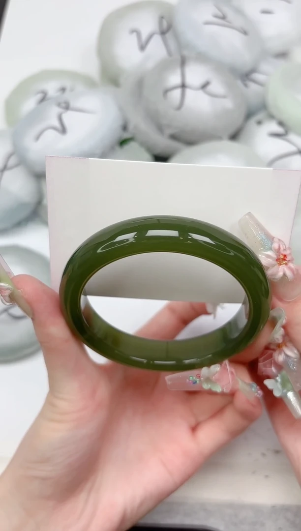 未镶嵌手镯石英质玉124-62