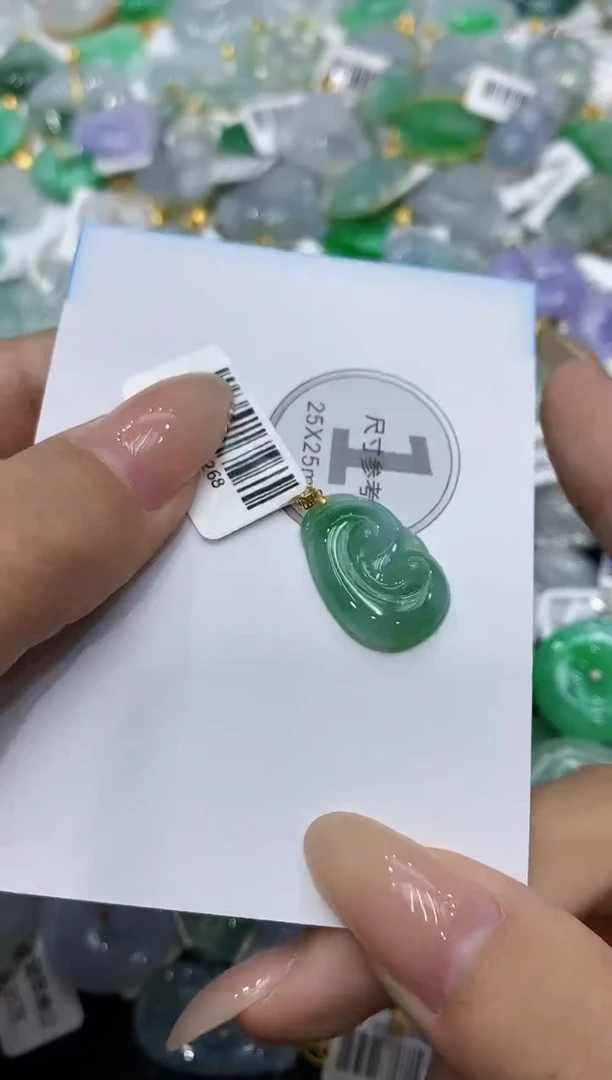 颈饰18K金镶嵌翡翠111111111111