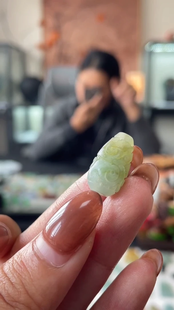 【闪购商品】定制翡翠未镶嵌17.5*11.2*8.5青柠汽水300