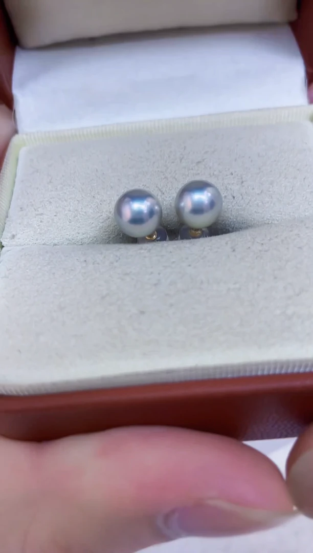 18K金镶嵌海水珍珠耳饰