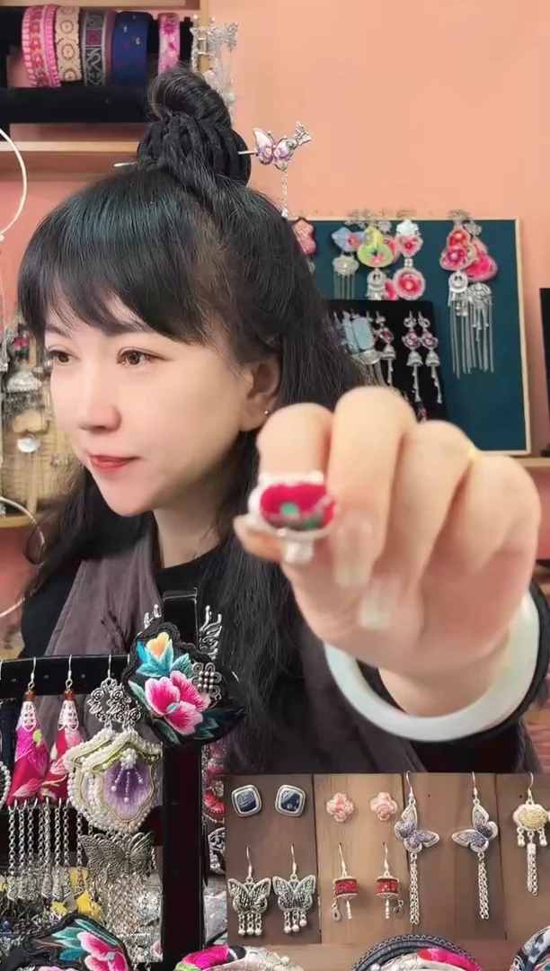 织绣艺枝独绣手工饰品84