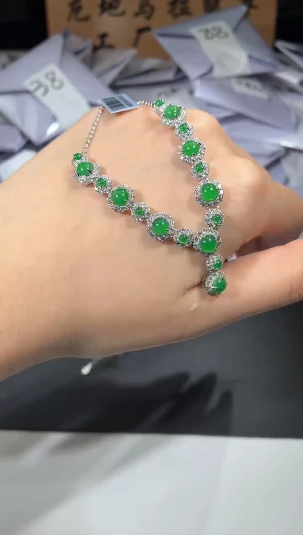 颈饰银S925镶嵌翡翠天然翡翠A货