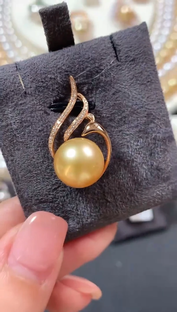 18K金镶嵌吊坠海水珍珠q142