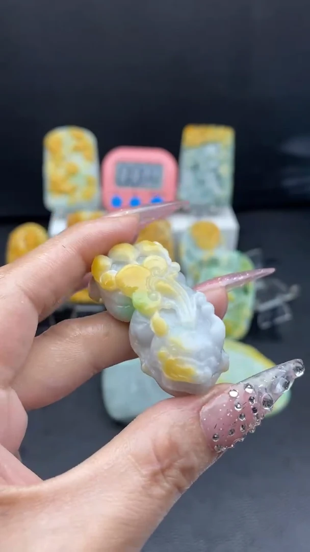 定制翡翠未镶嵌挂件