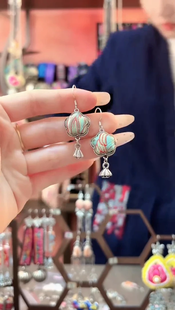 织绣云织谣民族风精美饰品  28