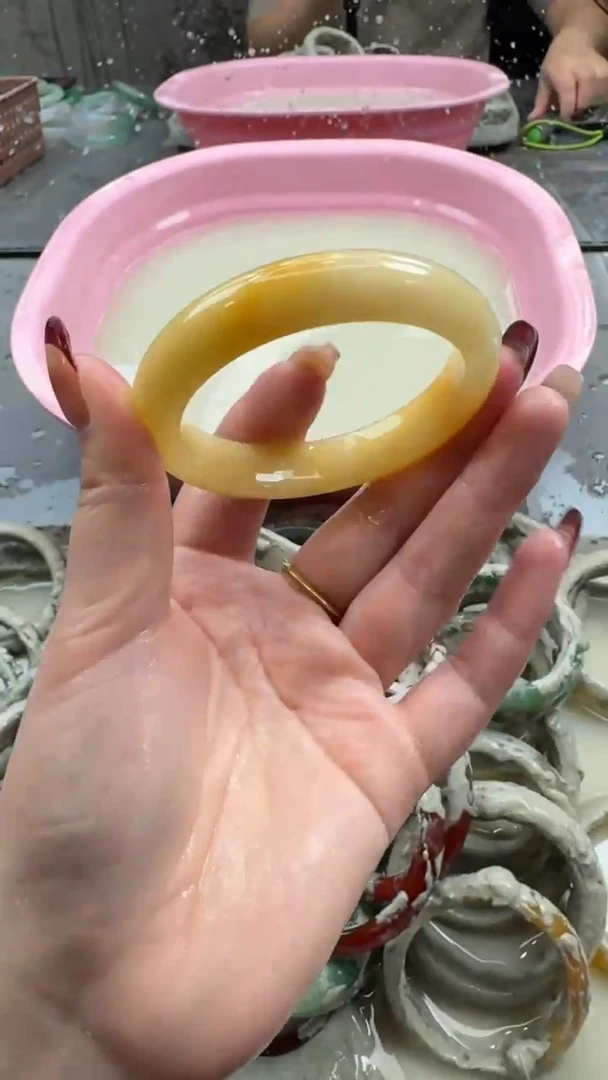 未镶嵌手镯石英岩玉7