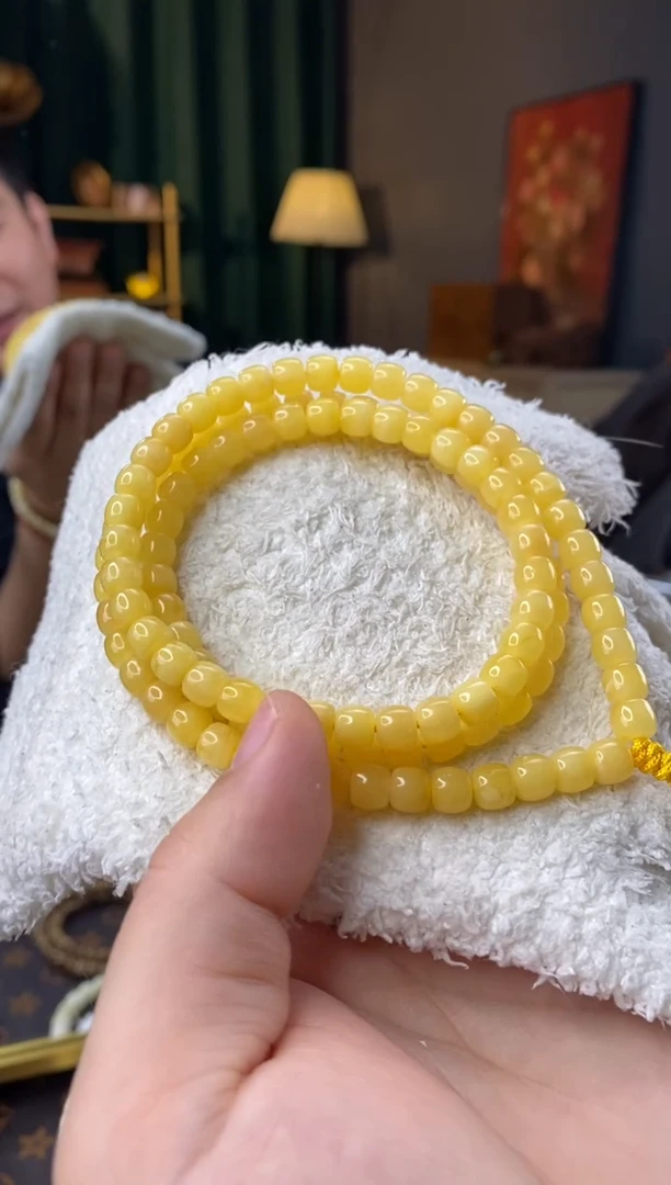 【闪购商品】蜜蜡手串未镶嵌6.8mm老型108微瑕长串