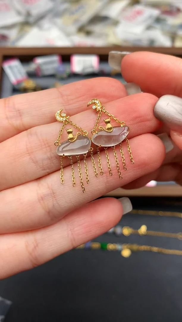 18K金镶嵌挂件翡翠—