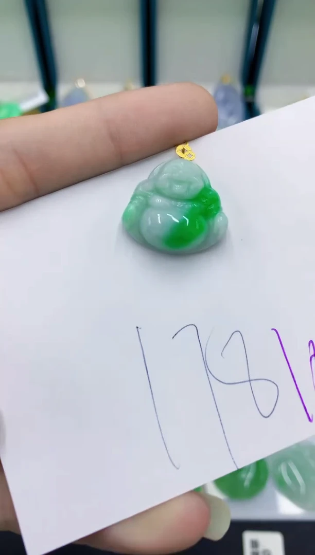 翡翠18K金镶嵌颈饰翡翠