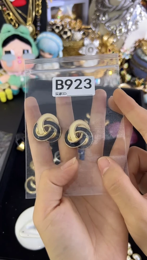 合金无铜合金923 中古首饰都有瑕疵 请确认后在拍！