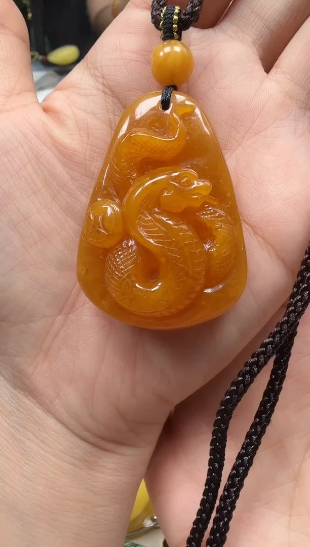 裸石琥珀未镶嵌如图