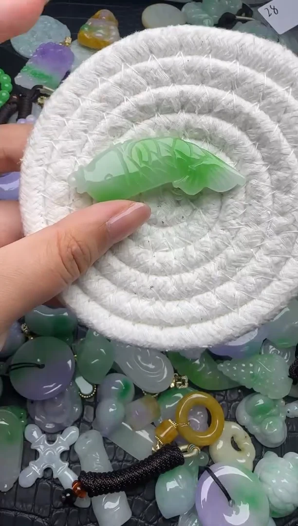 颈饰未镶嵌翡翠缅甸翡翠吊坠