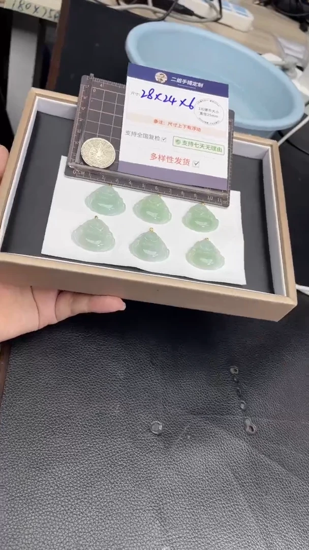 翡翠挂件18K金镶嵌满绿佛公多样性发其一CP6配绳