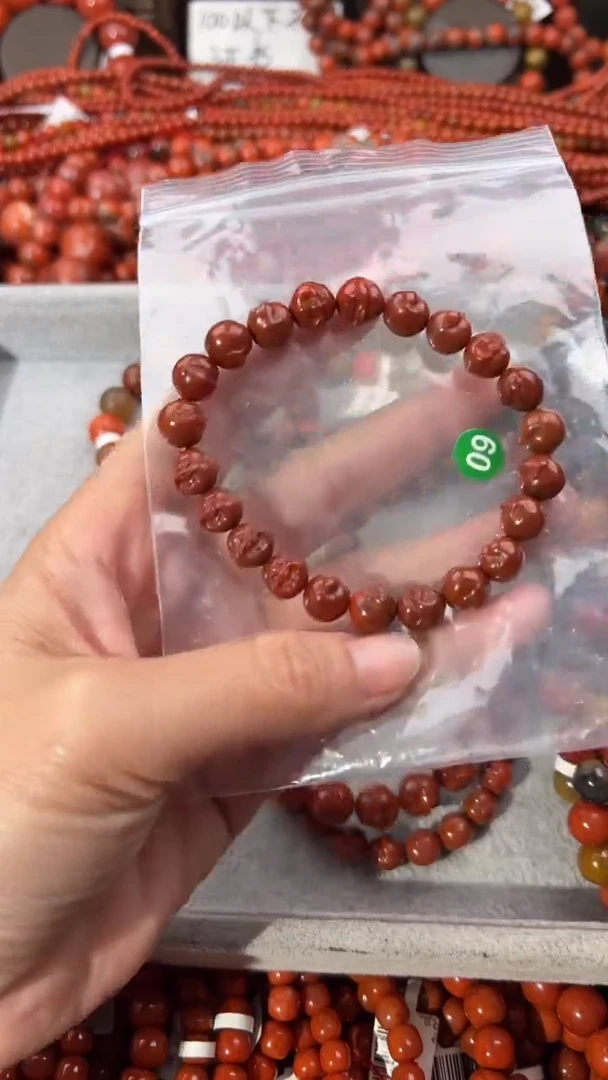 南红玛瑙手串未镶嵌8+