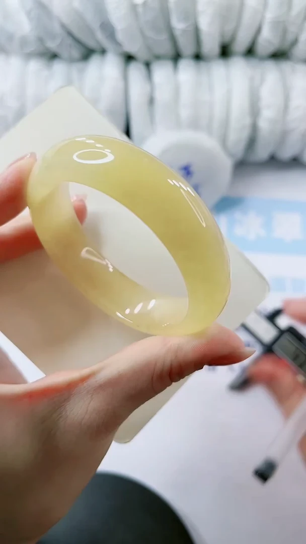 【闪购商品】石英质玉手镯未镶嵌多样性发货V323