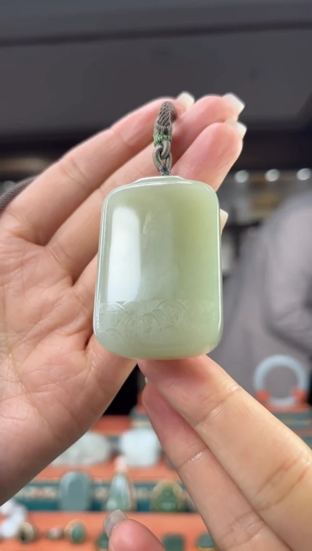 颈饰未镶嵌和田玉佩佩