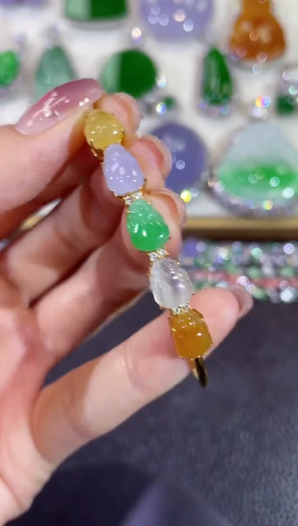 翡翠18K金镶嵌颈饰团购48