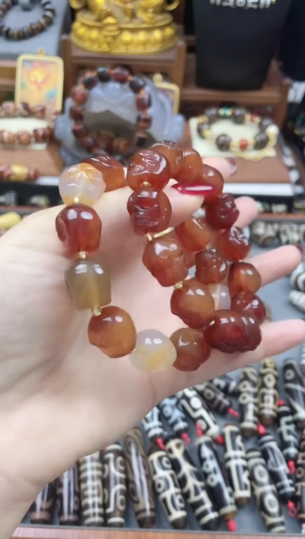 未镶嵌珠珠玛瑙/玉髓咖色尸尸手串多样性发1条