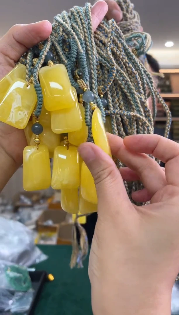 未镶嵌蜜蜡裸石多样性发一件