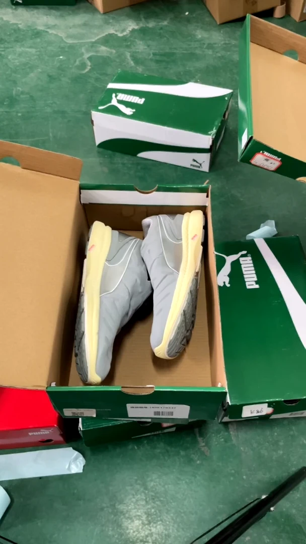 彪马时尚休闲运动鞋37M  W71