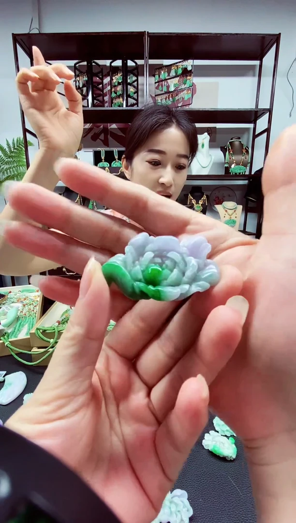 翡翠未镶嵌毛衣链翡翠吊坠