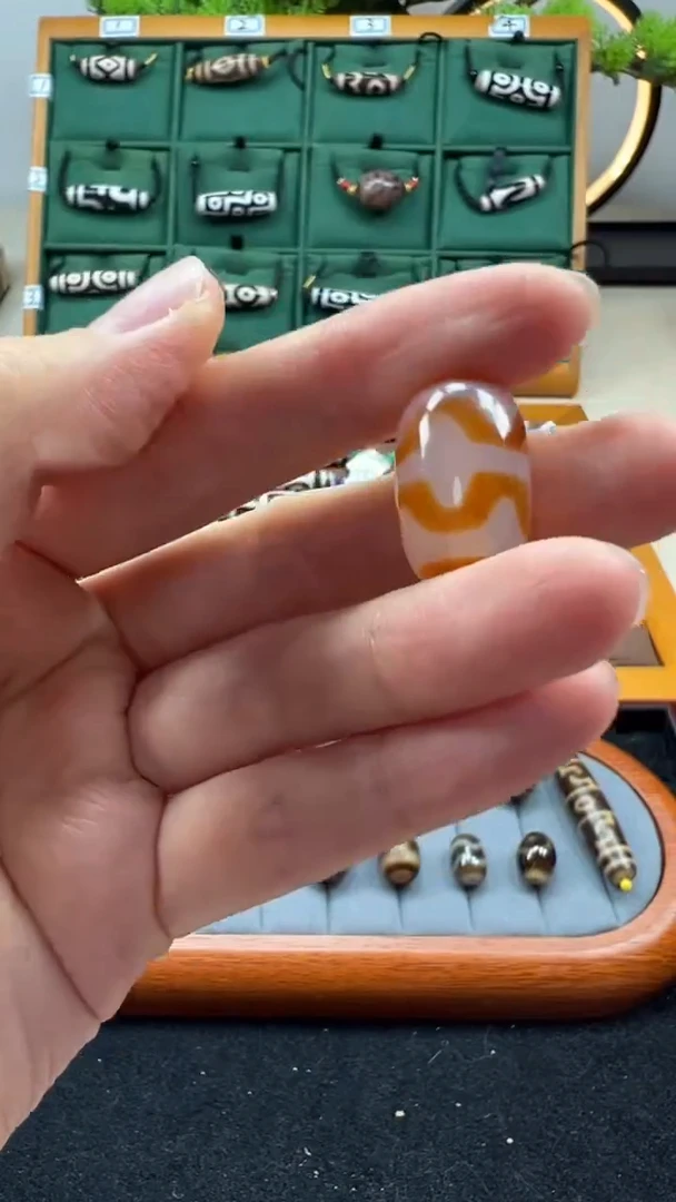 玛瑙/玉髓（覆膜）颈饰未镶嵌16.（微瑕随机发货）