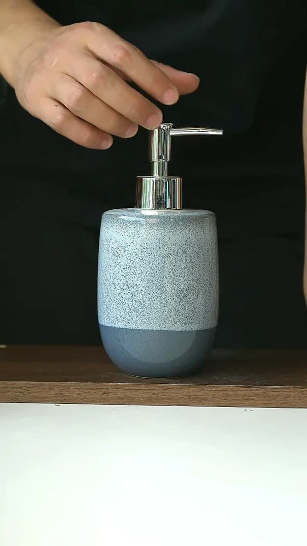 微瑕挪威峡湾冰砾拼色陶瓷分装瓶520@4-2@